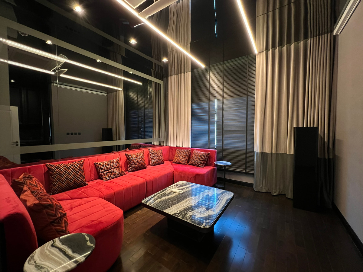 บ้านบางนา แบริ่ง ลาซาล : *ให้เช่าบ้าน Grand Bangkok Boulevard Sukhumvit Srinakarin 550,000บาท 5ห้องนอน 6ห้องน้ำ พื้นที่ใช้สอย591ตรม. ที่ดิน140.2ตรว. สุขุมวิท107 (ซอยแบริ่ง31/1) ใกล้ ไบเทค บางนา สุขุมวิท BTSแบริ่ง (10 นาที)