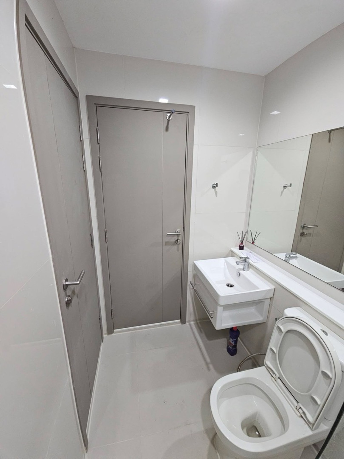 For RentCondoRama9, Petchburi, RCA : Best Price : 1 Bedroom 35 sq.m. Ready to move in. Call now 094-641-5974