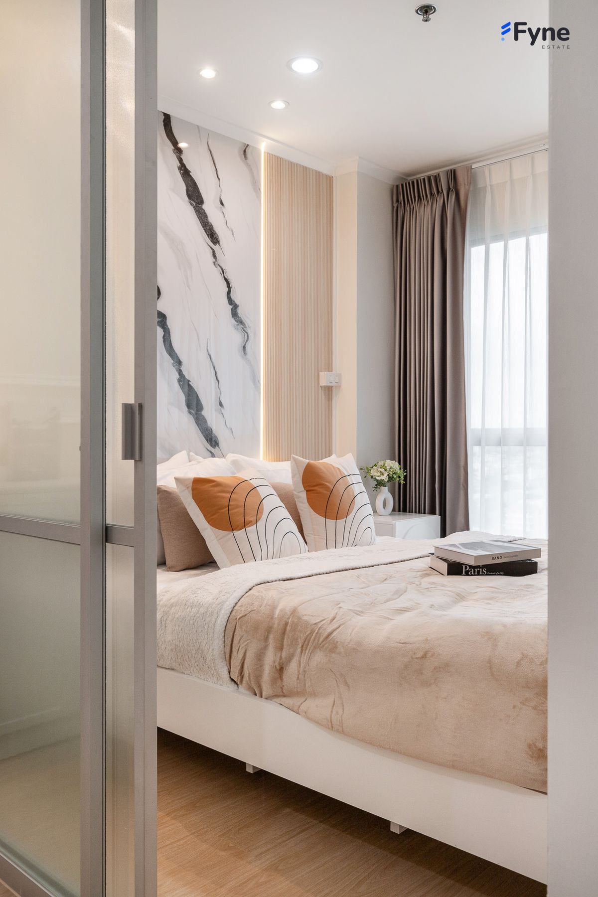 For SaleCondoKasetsart, Ratchayothin : Lumpini Place Ratchayothin Condo, next to BTS Ratchayothin, 0 meters, open view, Ratchayothin, Ratchada, Lat Phrao, Kaset.