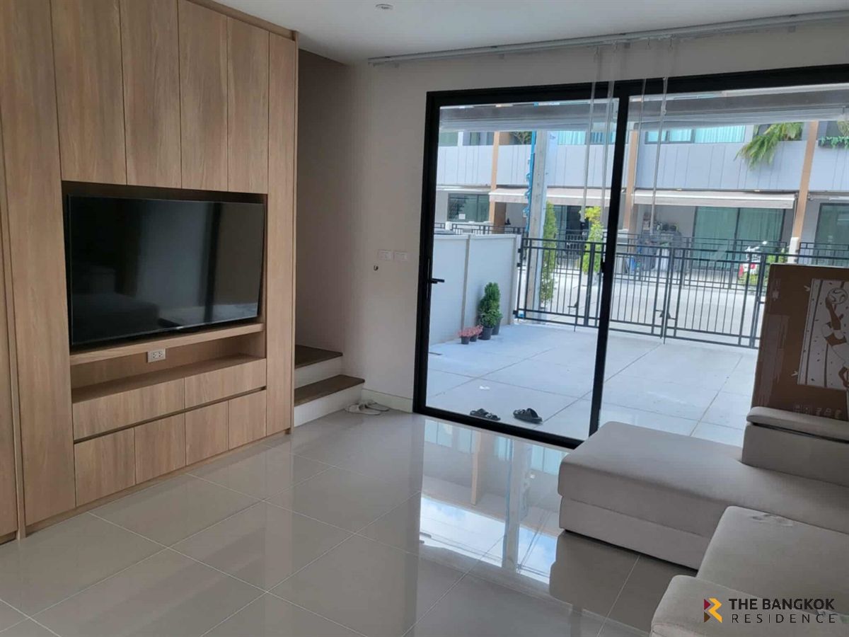 For SaleTownhomeOnnut, Udomsuk : 💥 Last Chance! Ready-to-Move-in  Baan Klang Muang Sukhumvit–Onnut, near BTS On Nut