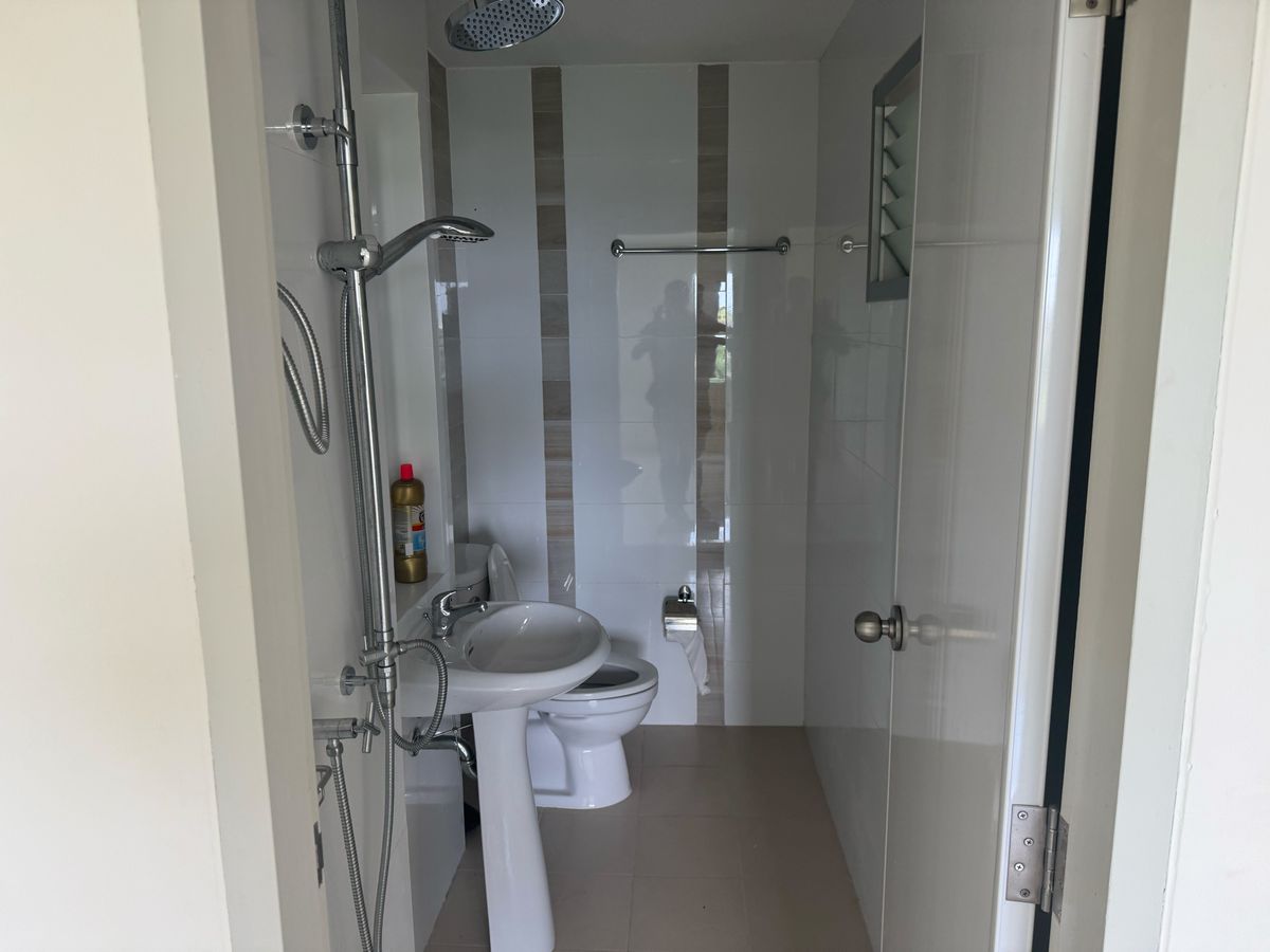 For RentShop HouseNonthaburi, Bang Yai, Bangbuathong : Commercial building for rent, 4.5 floors, Ban Kluay-Sai Noi Road, beautiful, cheap, good location, convenient parking, near Central Westgate. The house left very quickly. Interested? Line @841qqlnr