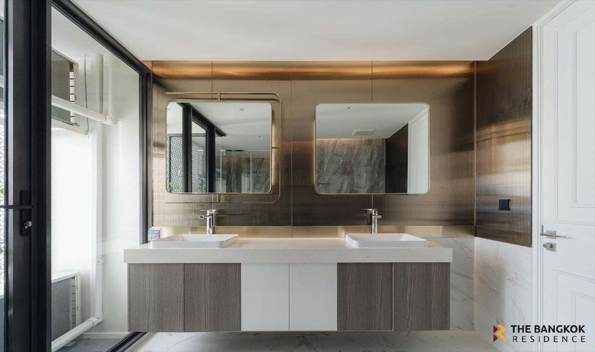 For RentTownhomeSukhumvit, Asoke, Thonglor :  Townhome Sukhumvit 65 🏙️ Luxury 5-Storey Townhome with Private Lift 🏡 Prime Location in Ekkamai&Sukhumvit 