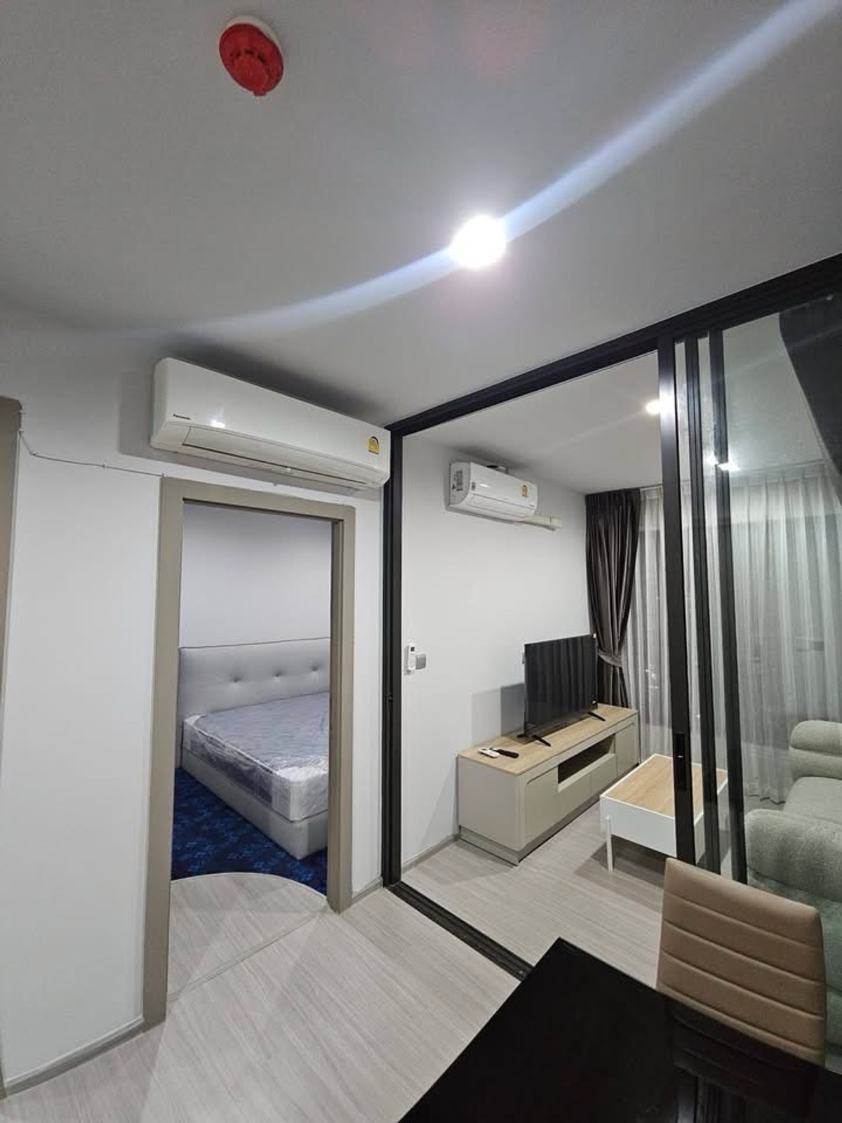 For RentCondoRama9, Petchburi, RCA : Best Price : 1 Bedroom 35 sq.m. Ready to move in. Call now 094-641-5974