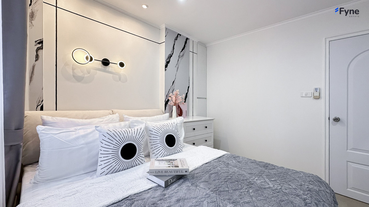 For SaleCondoRatchadapisek, Huaikwang, Suttisan : Lumpini Ville Cultural Center Project, near MRT Huai Khwang, Ratchada, Huai Khwang, Rama 9, Ramkhamhaeng, Lat Phrao.