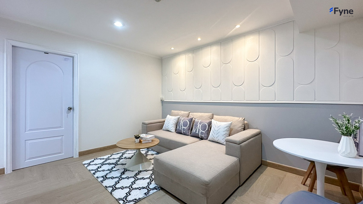 For SaleCondoRatchadapisek, Huaikwang, Suttisan : Lumpini Ville Cultural Center Project, near MRT Huai Khwang, Ratchada, Huai Khwang, Rama 9, Ramkhamhaeng, Lat Phrao.