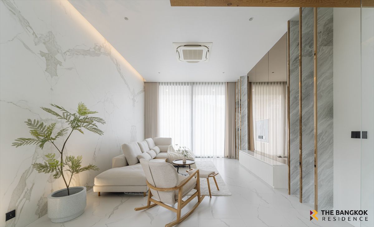 For RentTownhomeSukhumvit, Asoke, Thonglor :  Townhome Sukhumvit 65 🏙️ Luxury 5-Storey Townhome with Private Lift 🏡 Prime Location in Ekkamai&Sukhumvit 