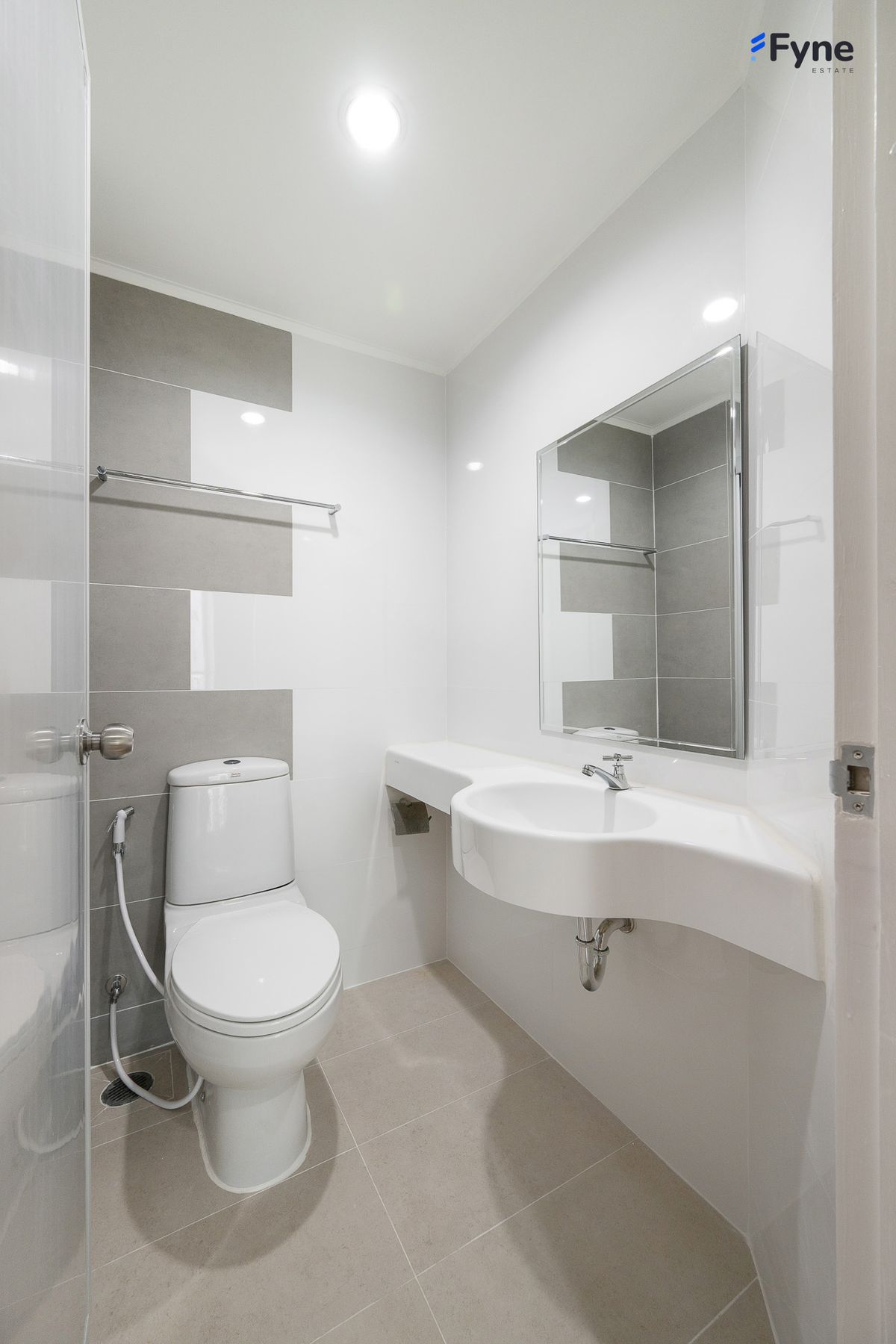 For SaleCondoKasetsart, Ratchayothin : Lumpini Place Ratchayothin Condo, next to BTS Ratchayothin, 0 meters, open view, Ratchayothin, Ratchada, Lat Phrao, Kaset.