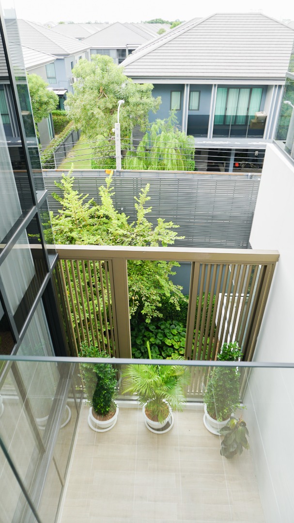 ให้เช่าบ้านพัฒนาการ ศรีนครินทร์ : 🔥ให้เช่าด่วน🔥บูก้าน กรุงเทพกรีฑา บ้านหรู3ชั้น ตกแต่งหรูหรา เฟอร์นิเจอร์ครบพร้อมเข้าอยู่ 