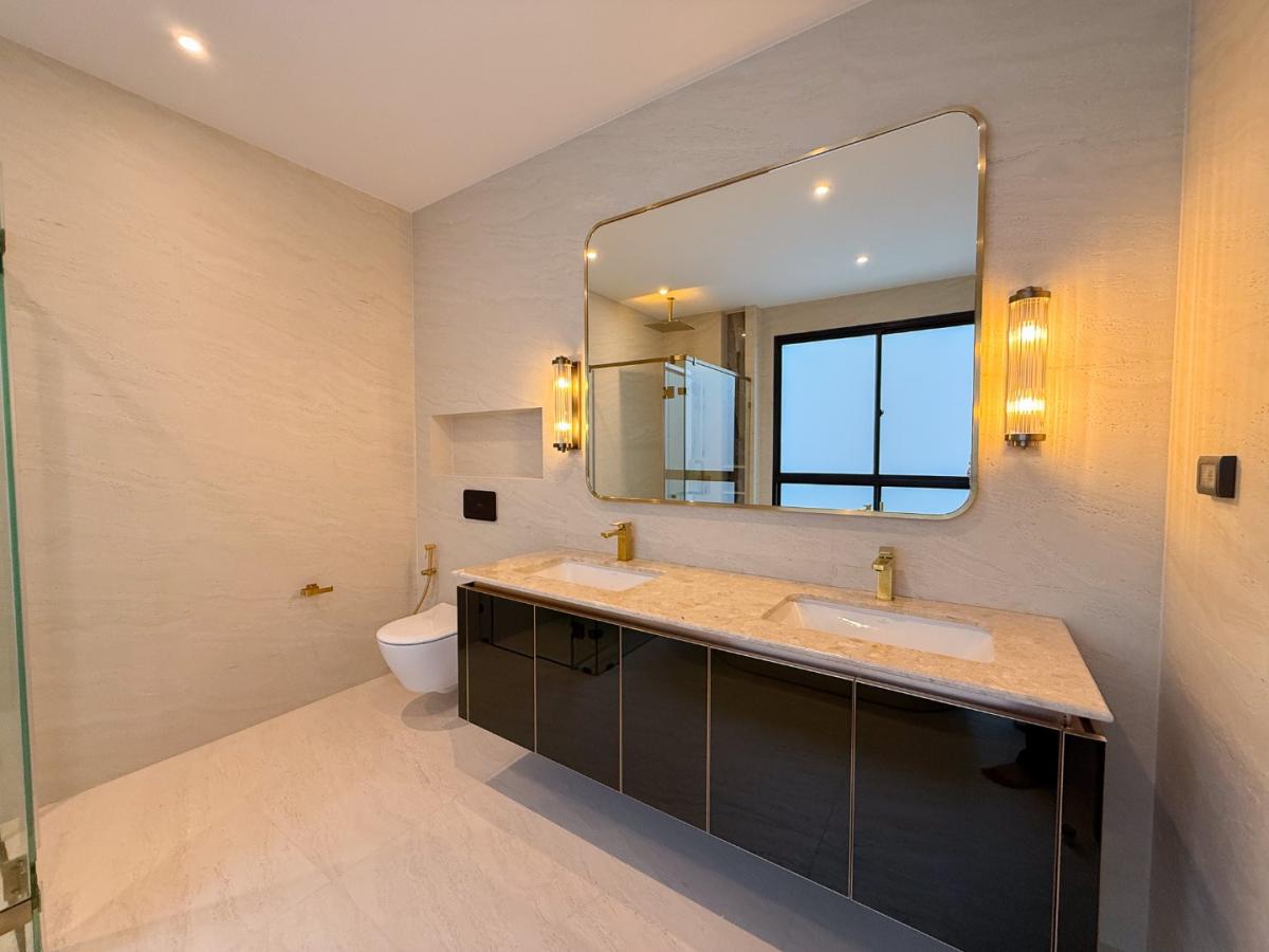 ให้เช่าบ้านพัฒนาการ ศรีนครินทร์ : 🔥ให้เช่าด่วน🔥บูก้าน กรุงเทพกรีฑา บ้านหรู3ชั้น ตกแต่งหรูหรา เฟอร์นิเจอร์ครบพร้อมเข้าอยู่ 