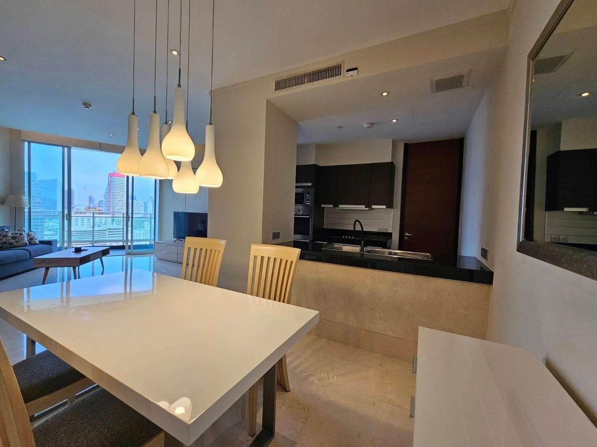 For RentCondoSathorn, Narathiwat : Luxury condo for rent - The Infinity Sathorn ✨ in the heart of Sathorn, next to BTS Chong Nonsi, the entrance is in front of the condo!!