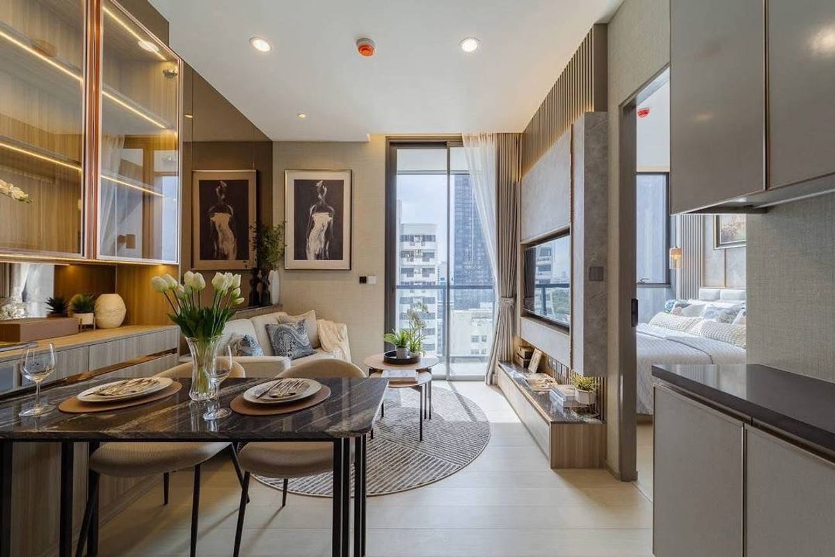 The room is beautifully decorated, fully furnished, ready to move in. Loading...