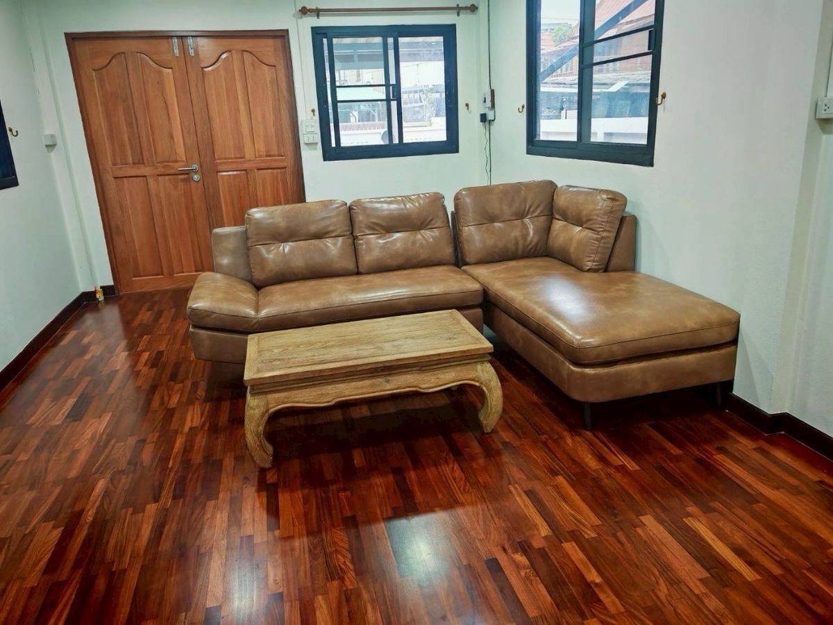 ให้เช่าบ้านลาดพร้าว เซ็นทรัลลาดพร้าว : ✨ บ้านเดี่ยวให้เช่า 4 ห้องนอน 5 ห้องน้ำ พื้นที่ใช้สอย 300 ตร.ม. พร้อมสนามหญ้า 90 ตร.ม. ใกล้เซ็นทรัลอีสวิลล์ ทำเลดี เดินทางสะดวก เฟอร์นิเจอร์ครบ เข้าอยู่ได้ทันที