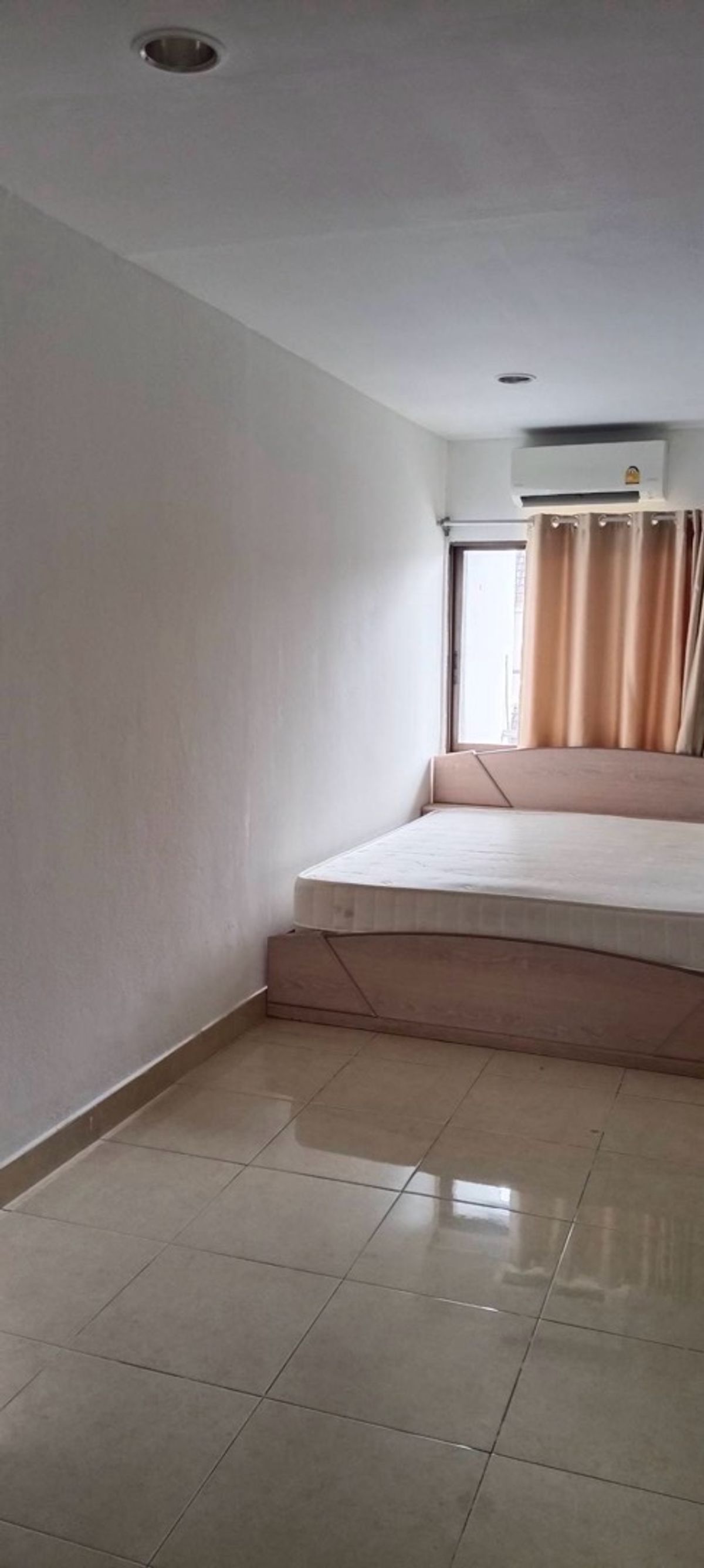 For RentHome OfficeOnnut, Udomsuk : Home office for rent, Bang Chak, Sukhumvit, close to the BTS, 300 meters, convenient travel, close to food, entrance to Soi Sukhumvit 97, company registration available, accepting tenants, Airbnb, spa, massage shop.