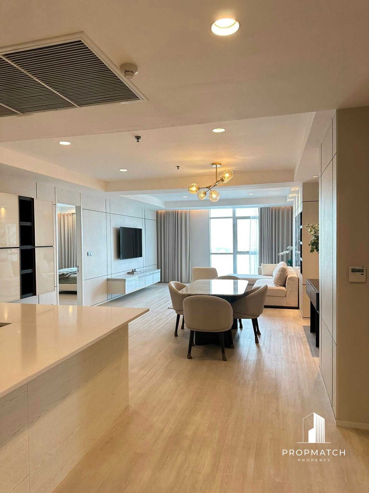 ให้เช่าคอนโดสุขุมวิท อโศก ทองหล่อ : ✨Flash Deal ✨Nusasiri Grand Sukhumvit 42-Ekkamai( 2Bed 2Bath 130SQM.) แต่งครบพร้อมอยู่ !! เพียง  90,000บาทต่อเดือน Tel.0981315848 @propmatch