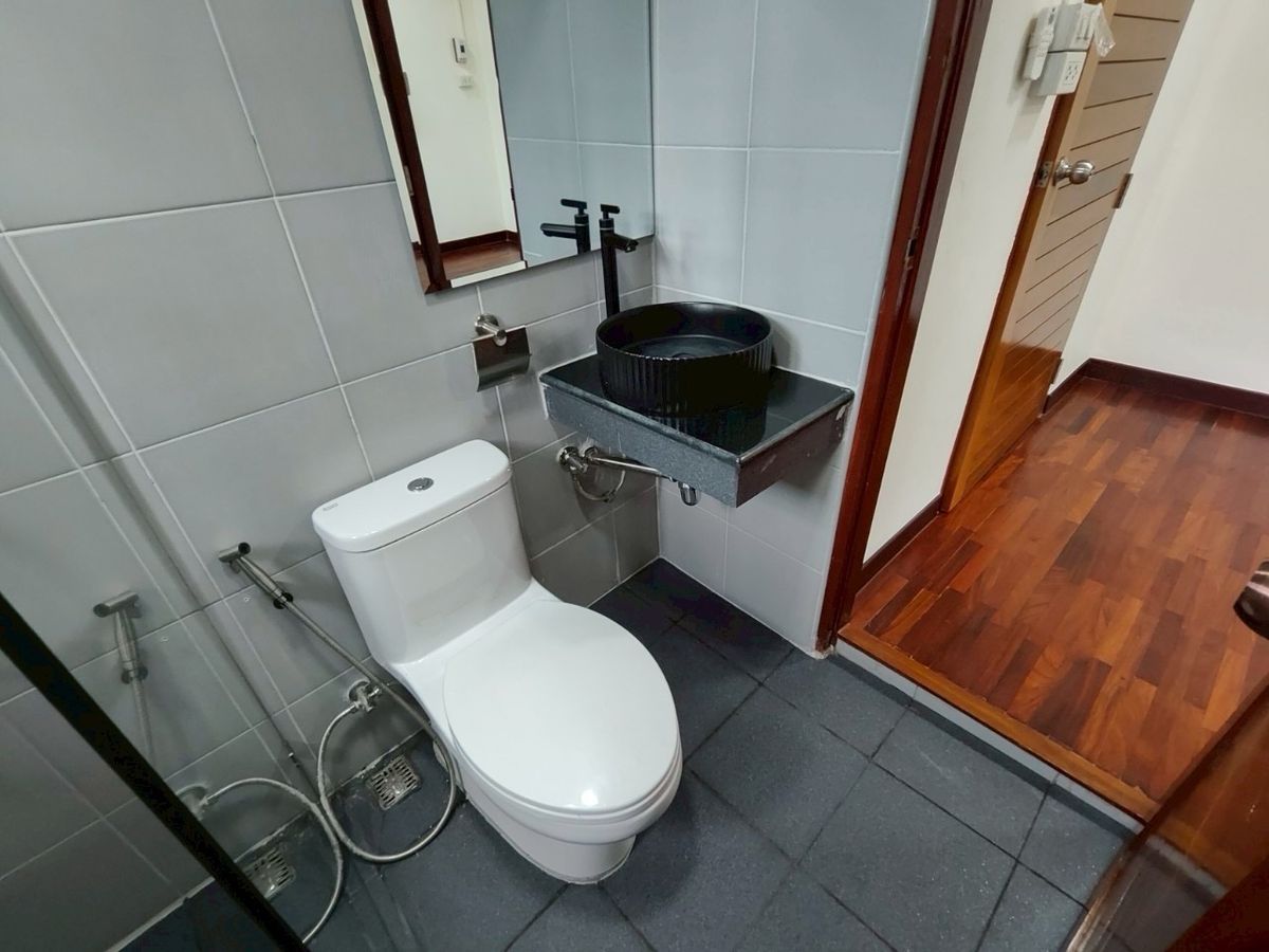 ให้เช่าบ้านลาดพร้าว เซ็นทรัลลาดพร้าว : ✨ บ้านเดี่ยวให้เช่า 4 ห้องนอน 5 ห้องน้ำ พื้นที่ใช้สอย 300 ตร.ม. พร้อมสนามหญ้า 90 ตร.ม. ใกล้เซ็นทรัลอีสวิลล์ ทำเลดี เดินทางสะดวก เฟอร์นิเจอร์ครบ เข้าอยู่ได้ทันที