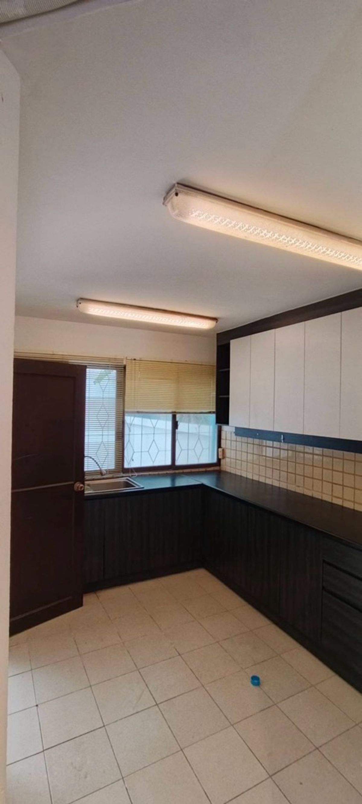 For RentHome OfficeOnnut, Udomsuk : Home office for rent, Bang Chak, Sukhumvit, close to the BTS, 300 meters, convenient travel, close to food, entrance to Soi Sukhumvit 97, company registration available, accepting tenants, Airbnb, spa, massage shop.