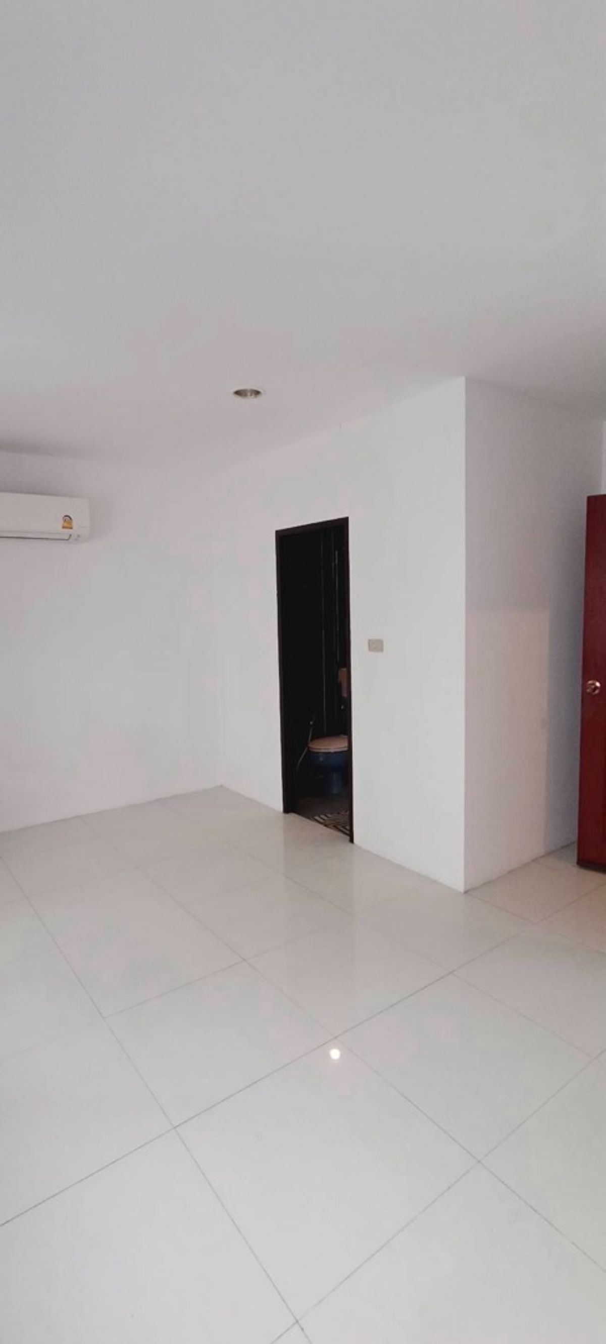 For RentHome OfficeOnnut, Udomsuk : Home office for rent, Bang Chak, Sukhumvit, close to the BTS, 300 meters, convenient travel, close to food, entrance to Soi Sukhumvit 97, company registration available, accepting tenants, Airbnb, spa, massage shop.