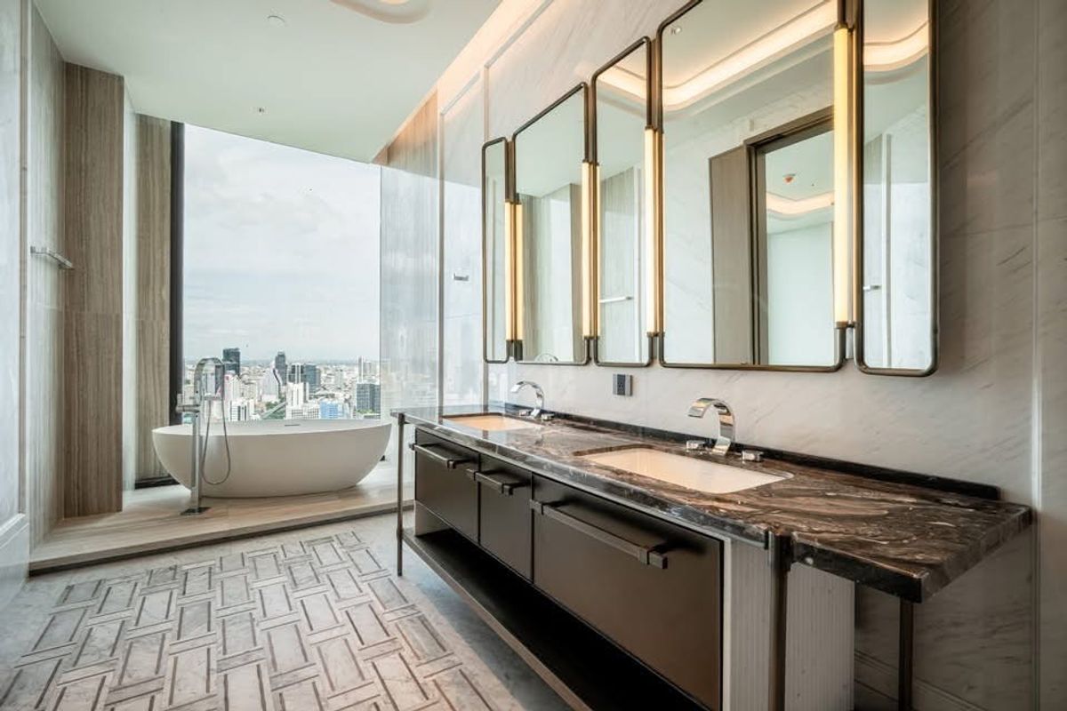 For RentCondoWitthayu, Chidlom, Langsuan, Ploenchit : 98 Wireless THE RAREST PENTHOUSE