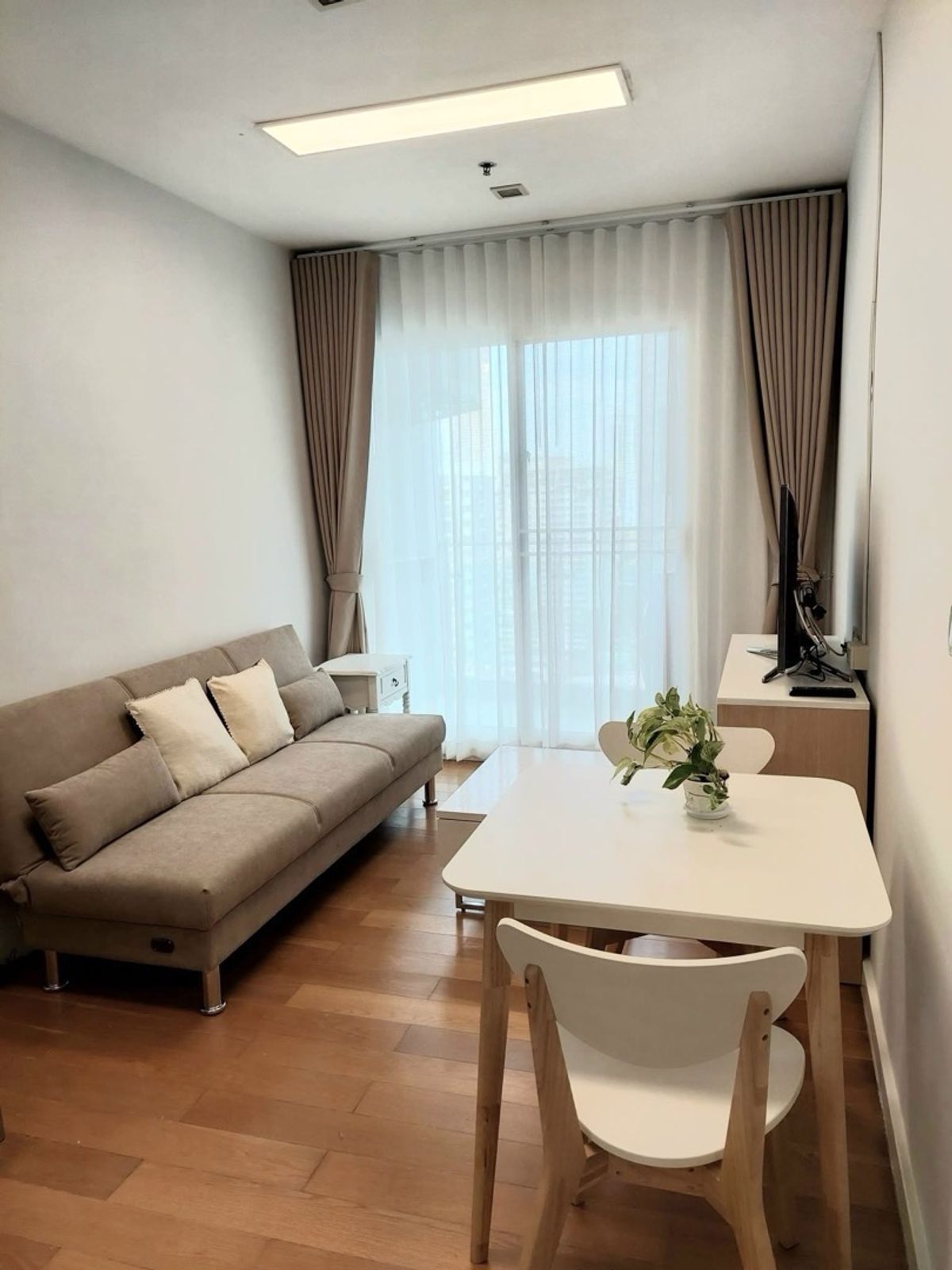 For RentCondoRatchathewi,Phayathai : For rent Condolette Ize Ratchathewi. newly renovated. 42 sq.m. next to BTS Ratchathewi station. ready to move in ✨
