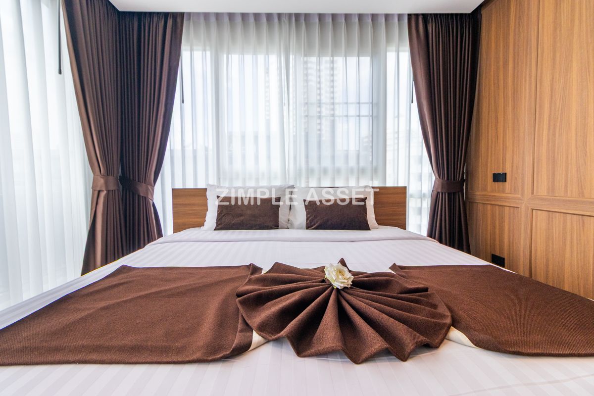 For RentSukhumvit, Asoke, Thonglor : Line ID: @zimple_asset Serviced Apartment in Thonglor, Newly renovated and fully furnished, featuring a rooftop swimming pool with city views. Conveniently located near BTS Thonglor.