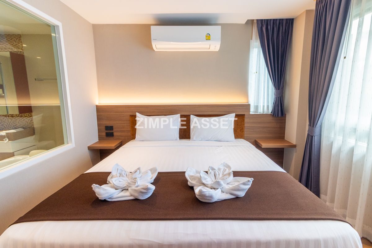 For RentSukhumvit, Asoke, Thonglor : Line ID: @zimple_asset Serviced Apartment in Thonglor, Newly renovated and fully furnished, featuring a rooftop swimming pool with city views. Conveniently located near BTS Thonglor.