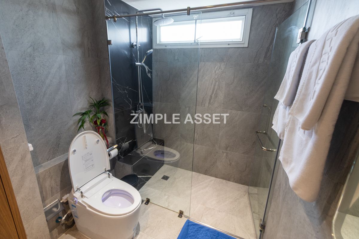 For RentSukhumvit, Asoke, Thonglor : Line ID: @zimple_asset Serviced Apartment in Thonglor, Newly renovated and fully furnished, featuring a rooftop swimming pool with city views. Conveniently located near BTS Thonglor.