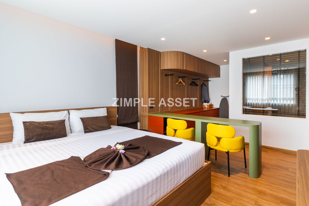 For RentSukhumvit, Asoke, Thonglor : Line ID: @zimple_asset Serviced Apartment in Thonglor, Newly renovated and fully furnished, featuring a rooftop swimming pool with city views. Conveniently located near BTS Thonglor.