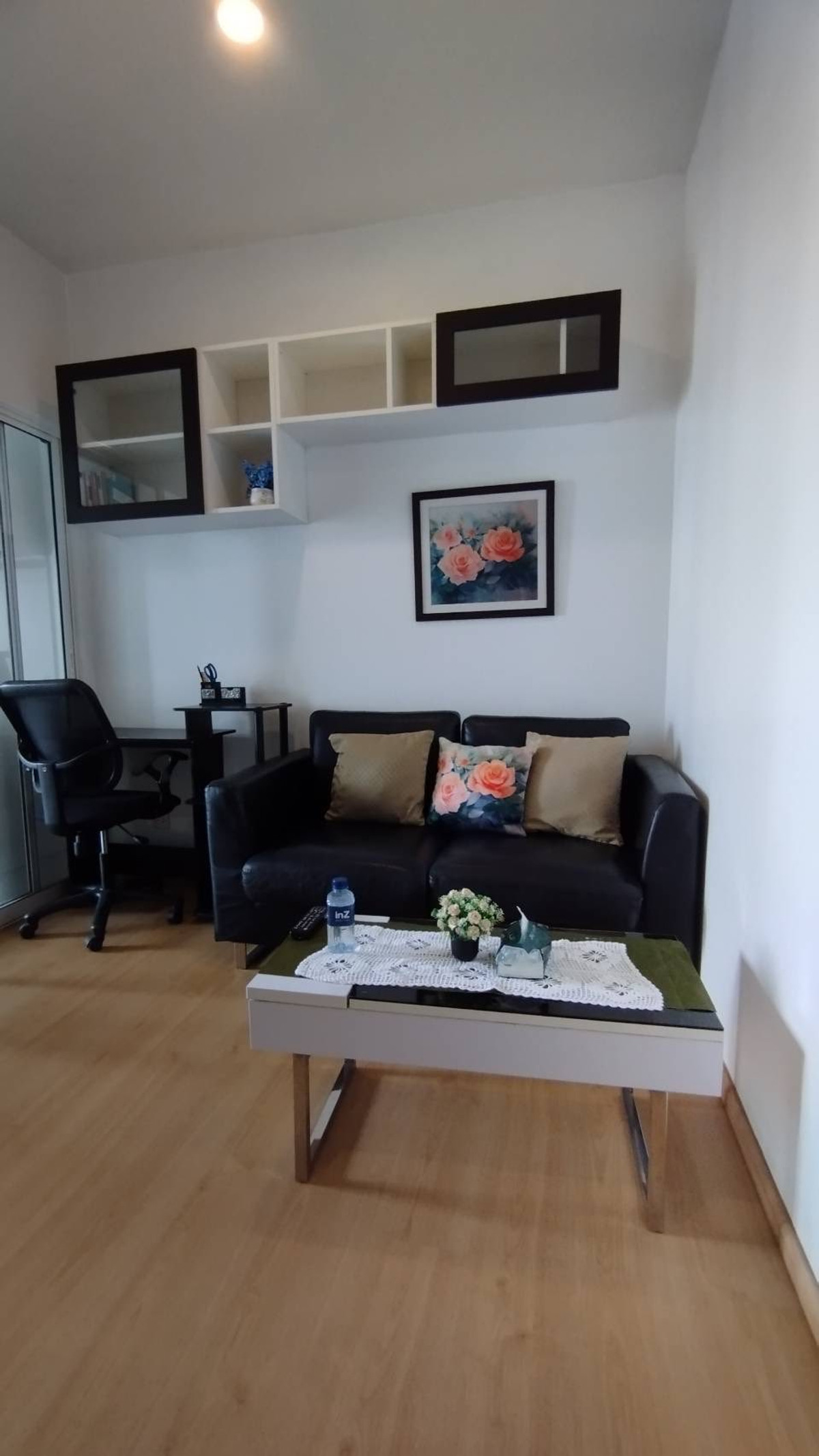 For RentCondoRama9, Petchburi, RCA : * Project: The Tree Sukhumvit 71-Ekkamai (The Tree Sukhumvit 71-Ekkamai) * Floor: 27 * Rental price: 14,000 baht/month