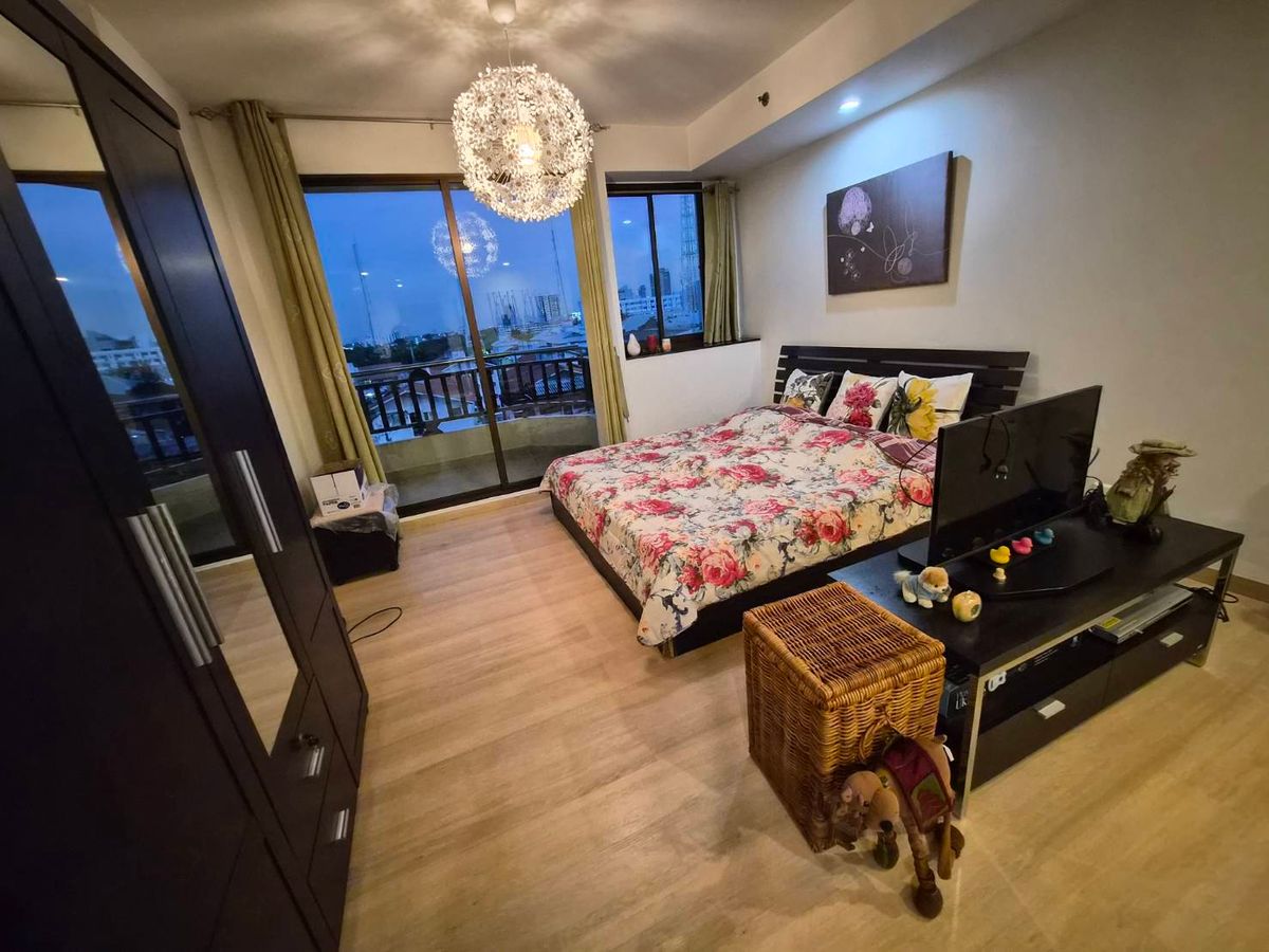 For SaleCondoSathorn, Narathiwat : Studio room for sale, 39.41 sq m, beautiful room, ready to move in, price only 3.15 million.