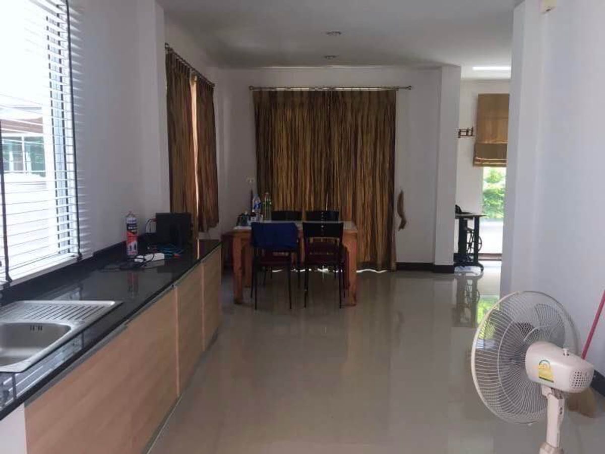 Twin house for sale, 3 bedrooms, 2 bathrooms, with air conditioning, Chuan Chom Park 3 Village (AM1969) Loading...