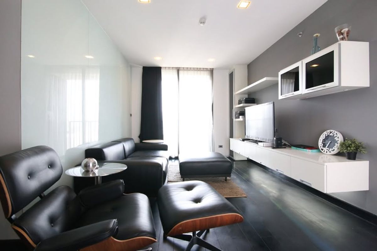 ให้เช่าคอนโดสุขุมวิท อโศก ทองหล่อ : ✨ เช่าคอนโดหรู Alcove Thonglor 10  2 ห้องนอน 2 ห้องน้ำ ชั้นสูง วิวเมืองเปิดโล่ง พร้อมเฟอร์ครบ เข้าอยู่ได้ทันที ใกล้ BTS ทองหล่อ และไลฟ์สไตล์สุดชิค Donki Mall, J Avenue และคาเฟ่ดัง