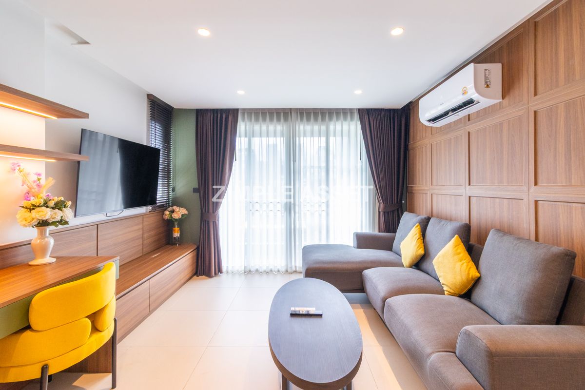 For RentSukhumvit, Asoke, Thonglor : Line ID: @zimple_asset Serviced Apartment in Thonglor, Newly renovated and fully furnished, featuring a rooftop swimming pool with city views. Conveniently located near BTS Thonglor.