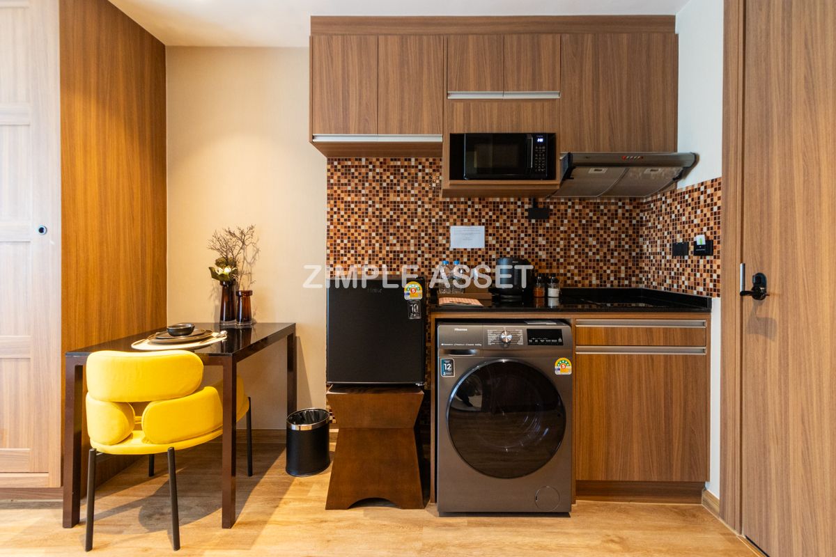 For RentSukhumvit, Asoke, Thonglor : Line ID: @zimple_asset Serviced Apartment in Thonglor, Newly renovated and fully furnished, featuring a rooftop swimming pool with city views. Conveniently located near BTS Thonglor.