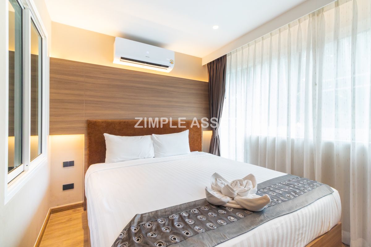For RentSukhumvit, Asoke, Thonglor : Line ID: @zimple_asset Serviced Apartment in Thonglor, Newly renovated and fully furnished, featuring a rooftop swimming pool with city views. Conveniently located near BTS Thonglor.