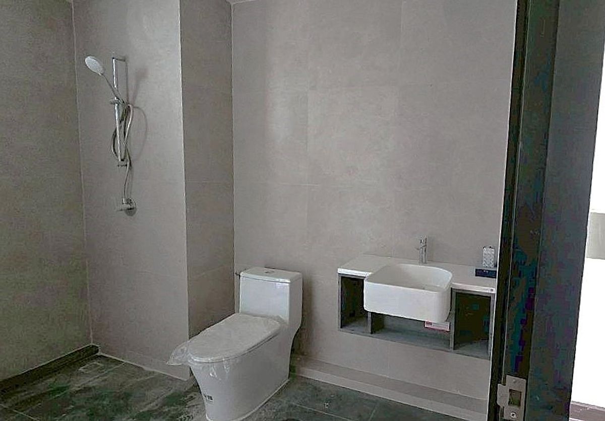 For RentShop HouseSukhumvit, Asoke, Thonglor : Newly renovated twin townhouse, ideal for both business and residential use ** NO CO-AGENT ** 