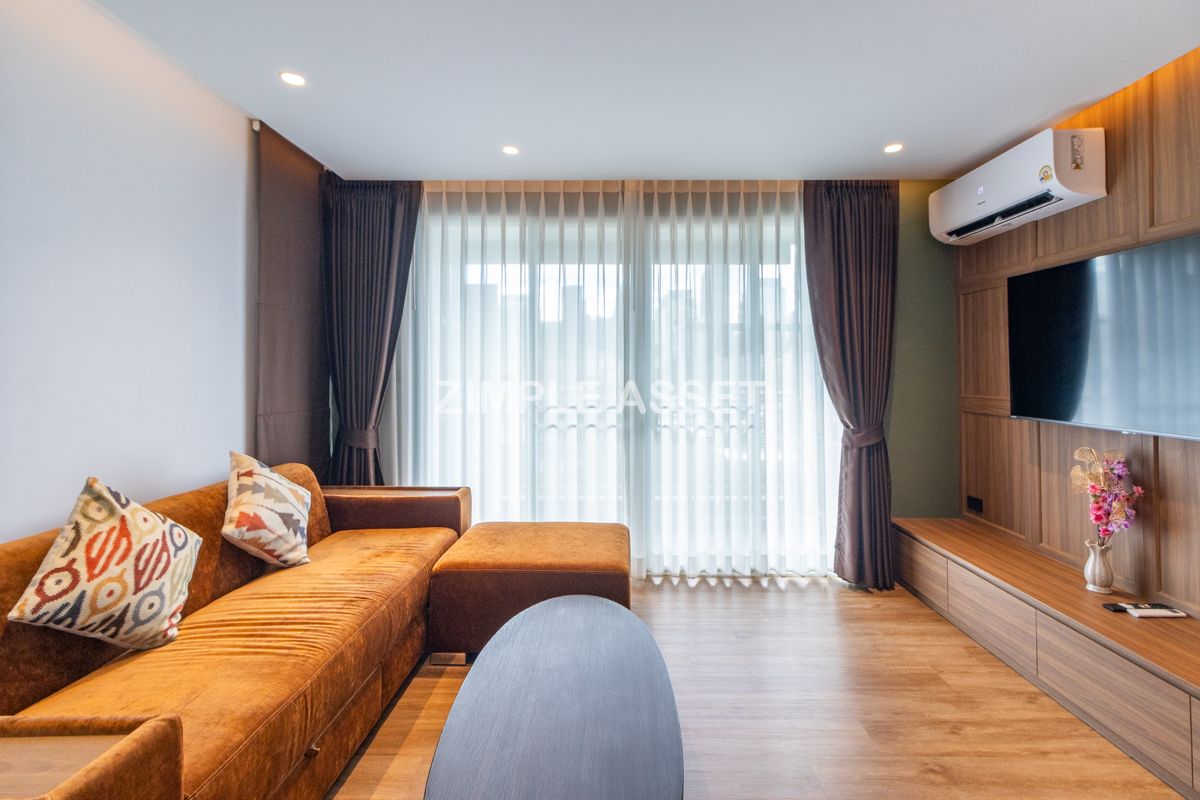 For RentSukhumvit, Asoke, Thonglor : Line ID: @zimple_asset Serviced Apartment in Thonglor, Newly renovated and fully furnished, featuring a rooftop swimming pool with city views. Conveniently located near BTS Thonglor.