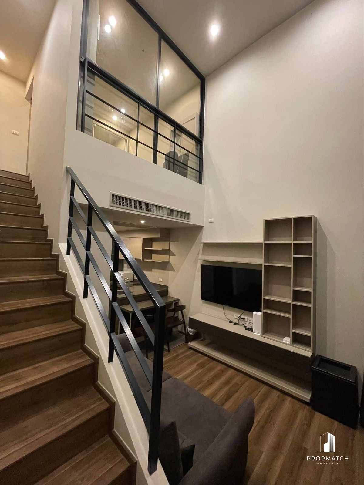 ให้เช่าคอนโดสะพานควาย จตุจักร : ✨Flash Deal ✨Onyx Phahonyothin( Duplex 1Bed 1Bath 42SQM.) แต่งครบพร้อมอยู่ !! เพียง  22,000บาทต่อเดือน Tel.0981315848 @propmatch