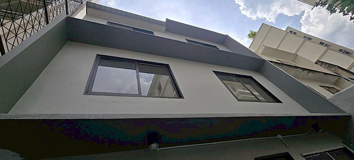 For RentShop HouseSukhumvit, Asoke, Thonglor : Newly renovated twin townhouse, ideal for both business and residential use ** NO CO-AGENT ** 