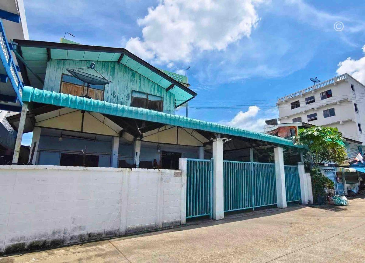 For SaleHouseRathburana, Suksawat : Land for sale 49 sq m with buildings, Soi Suksawat 76.