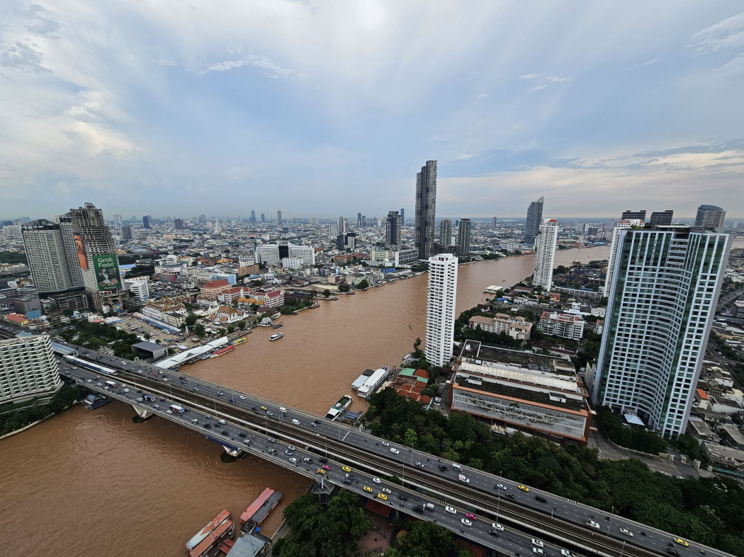 For SaleCondoWongwianyai, Charoennakor : Condo for sale: The River, luxury room, next to the Chao Phraya River, near Charoen Nakhon BTS G2, convenient transportation, size 119 sq m.