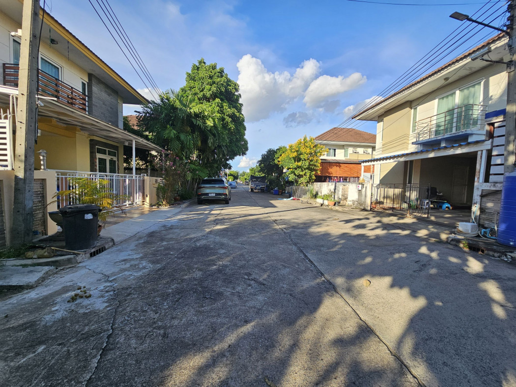 ขายที่ดินนนทบุรี บางใหญ่ บางบัวทอง : ขายที่ดินเปล่า ถมแล้ว อยู่ในโครงการเดอะเกรท ใกล้ถนนบางกรวย - ไทรน้อย เหมาะสร้างบ้าน ขนาด 55 ตรว