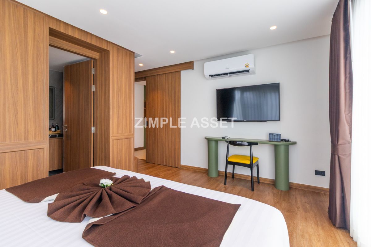 For RentSukhumvit, Asoke, Thonglor : Line ID: @zimple_asset Serviced Apartment in Thonglor, Newly renovated and fully furnished, featuring a rooftop swimming pool with city views. Conveniently located near BTS Thonglor.