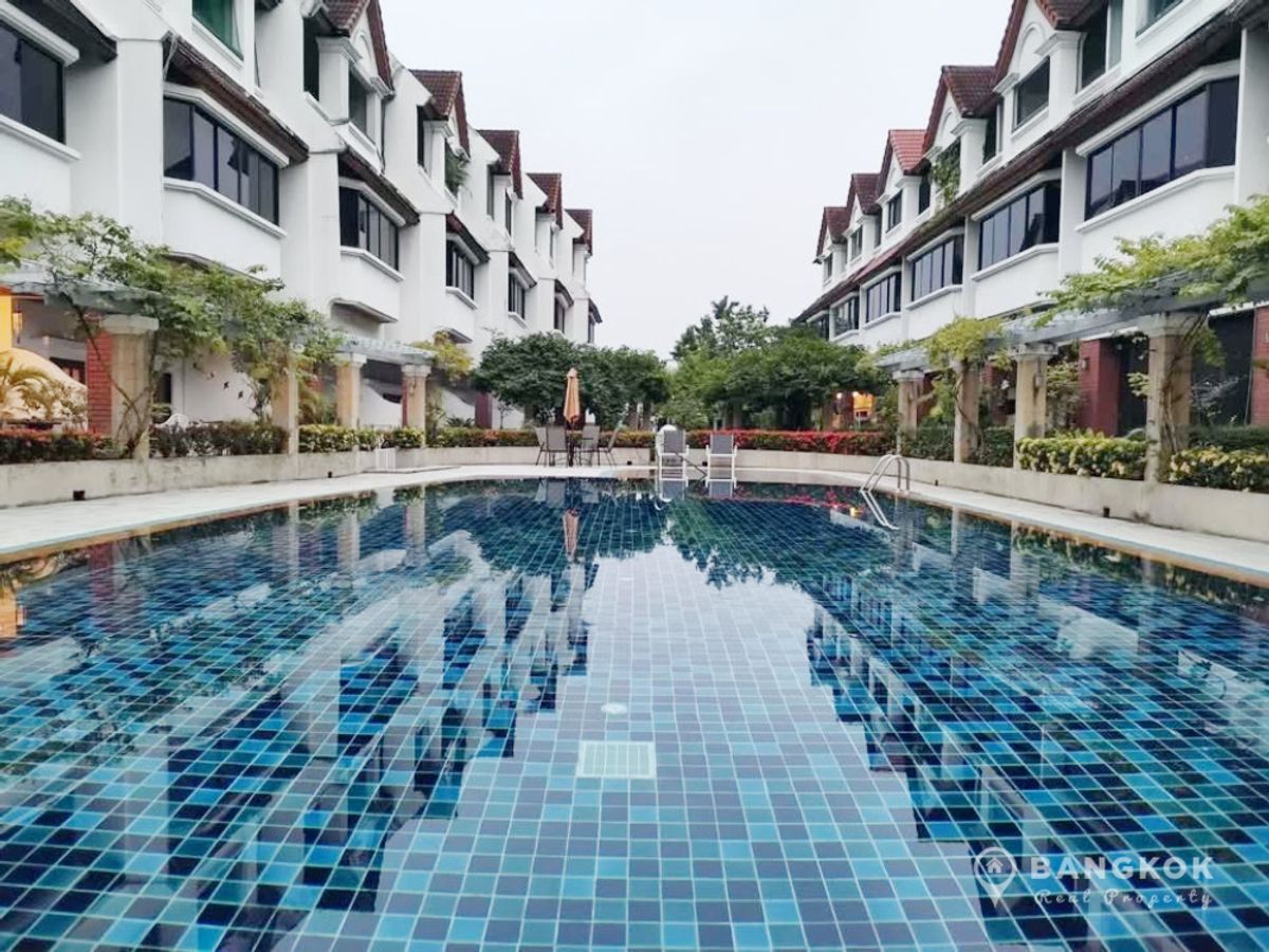For RentTownhomeSukhumvit, Asoke, Thonglor : Ekkamai | Spacious 4 Bed 4 Bath Towhome with Swimming Pool near BTS