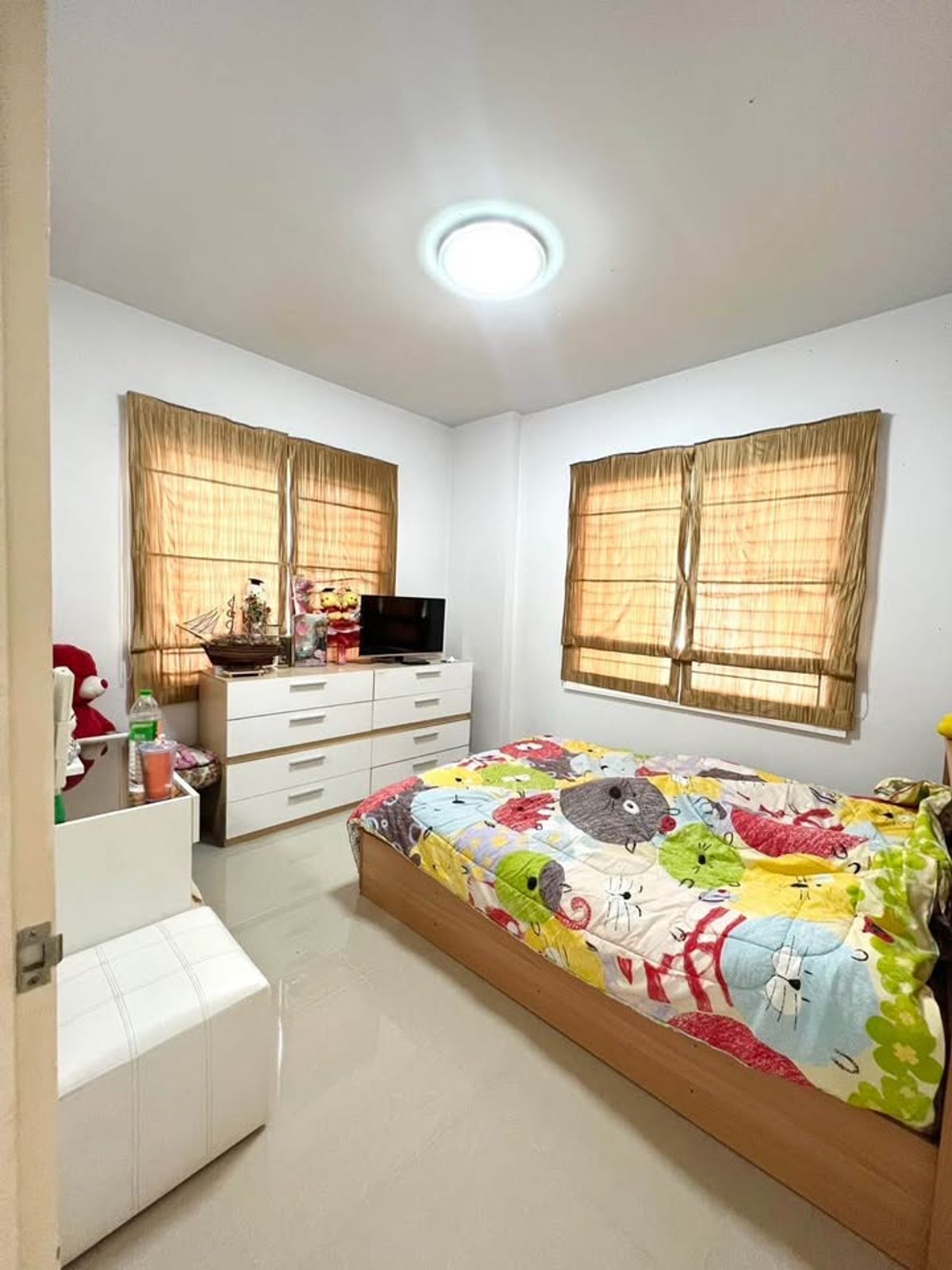 Twin house for sale, 3 bedrooms, 2 bathrooms, with air conditioning, Chuan Chom Park 3 Village (AM1969) Loading...