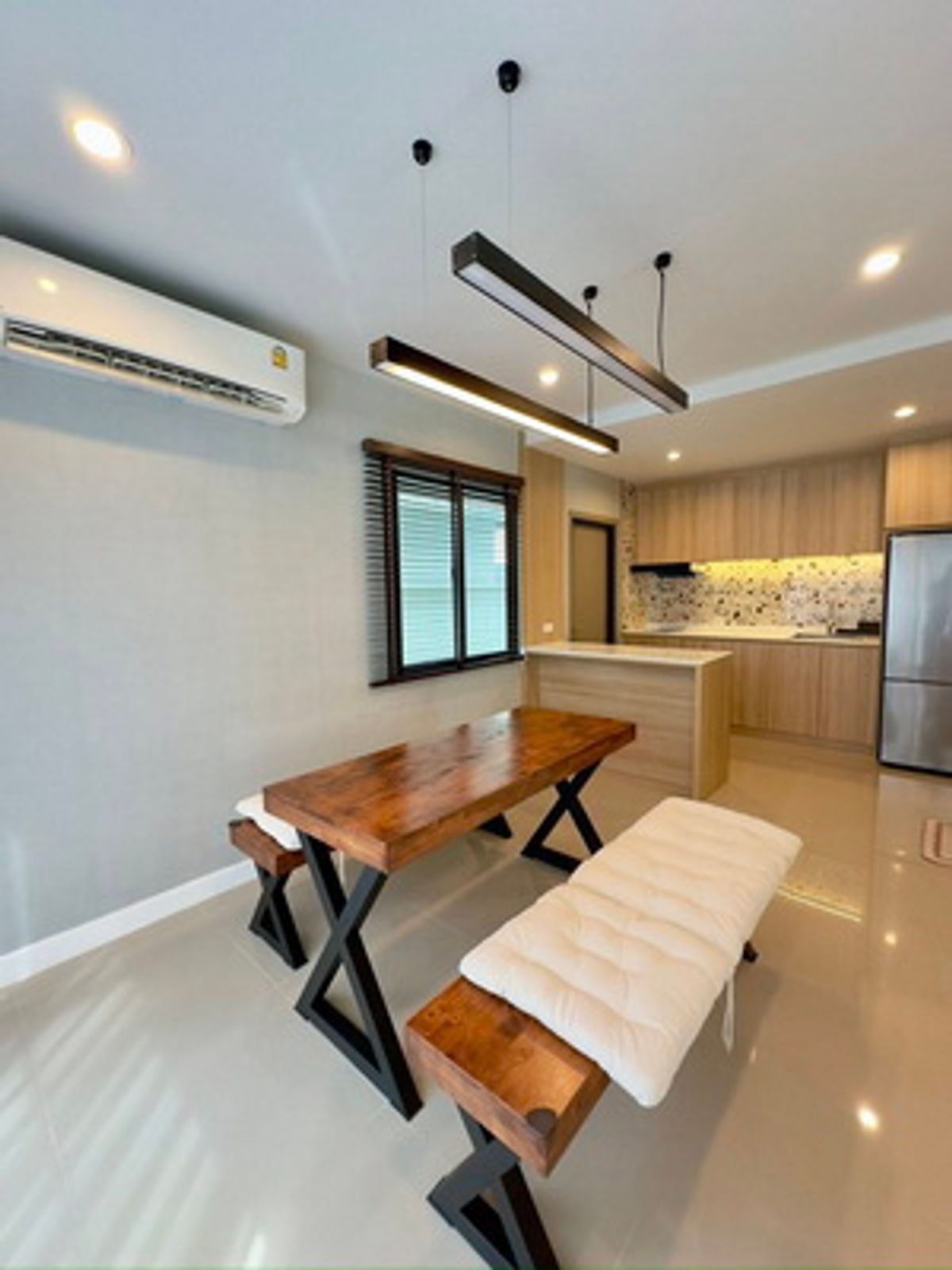 FOR RENT AREEYA COMO BOTANICA BANGNA / 4 bedrooms 3 bathrooms / 42 Sqw. 165 Sqm. **65,000** CLOSE TO MEGA BANGNA Loading...