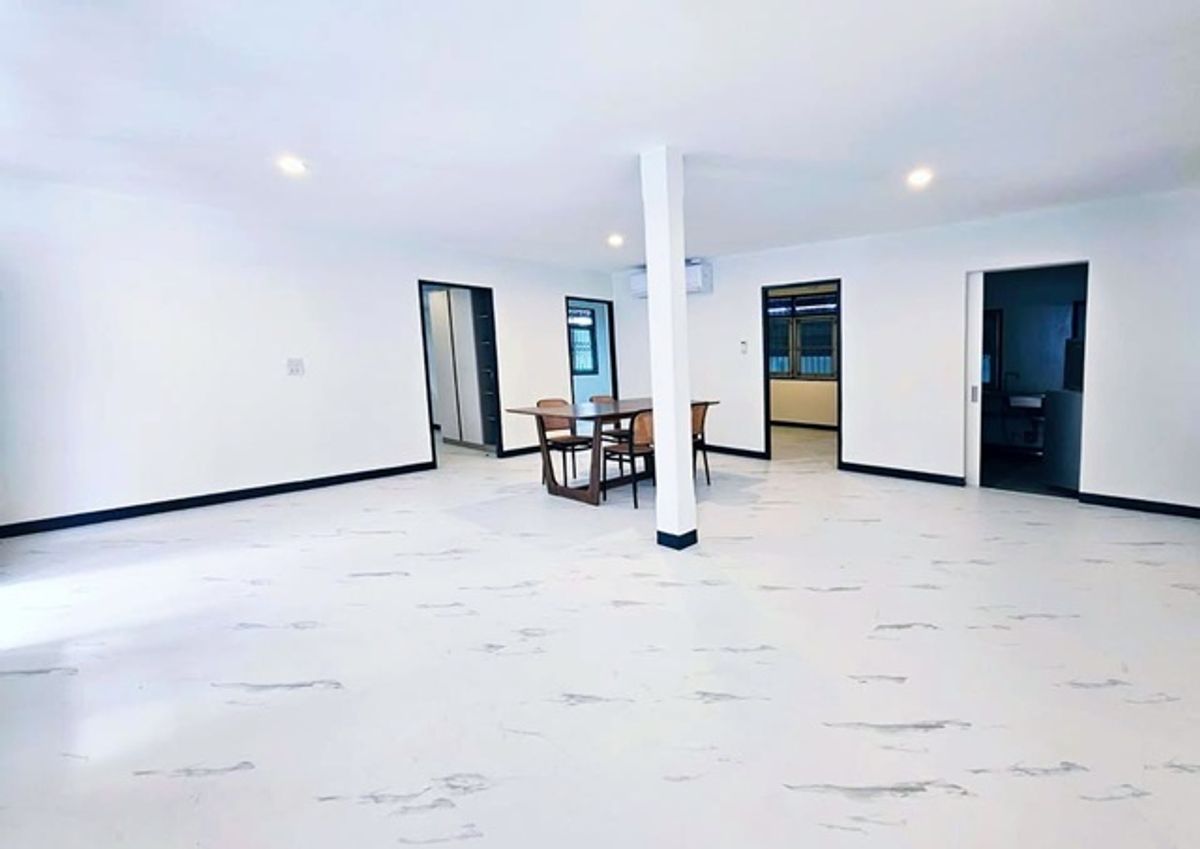 Single-story house for rent MRT HuaiKhwang 590m.Pracharat Bamphen 2-10 312sq.m 78sq.wa. Regent' ;s Int Loading...