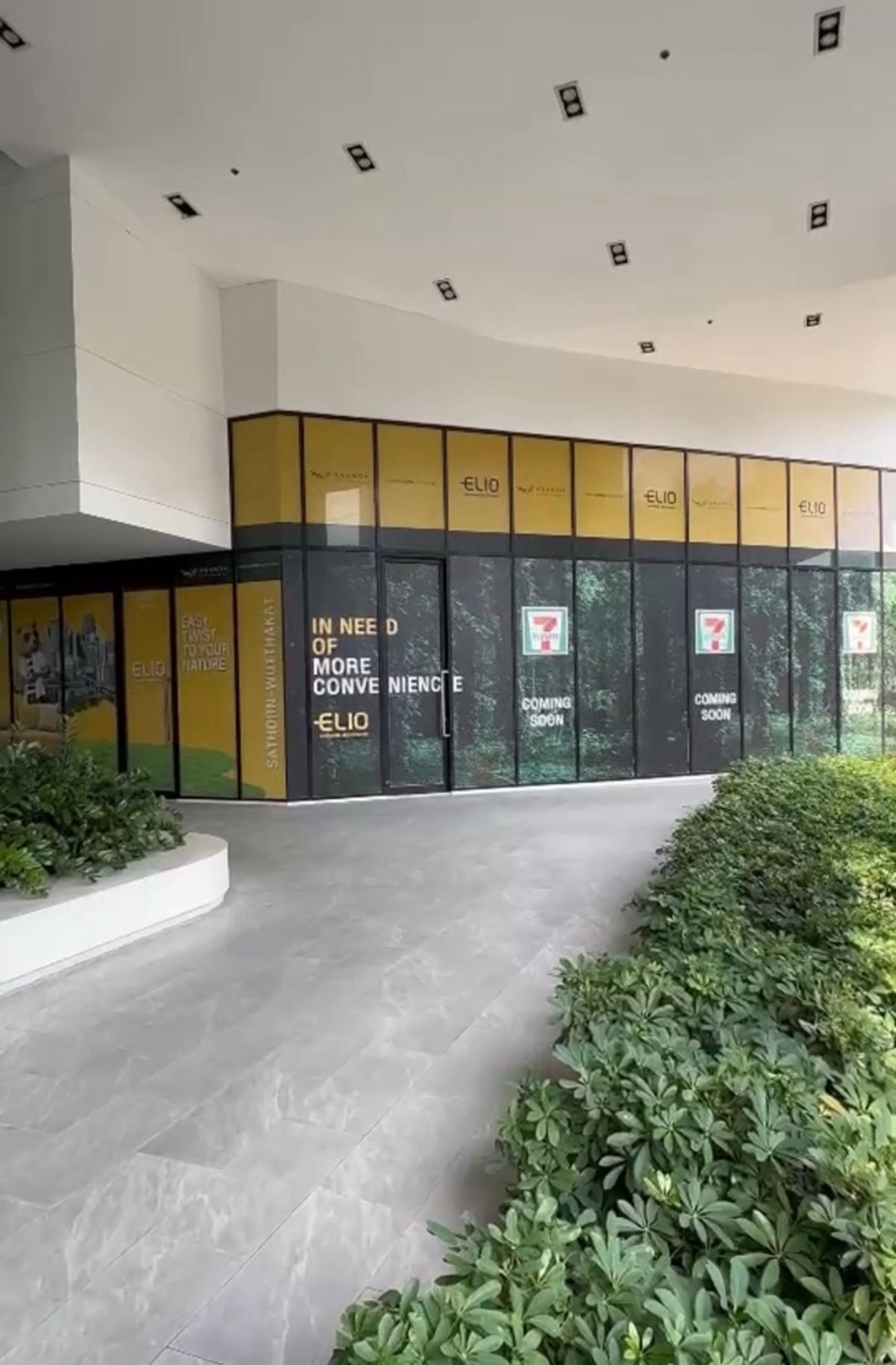 ขายร้านค้า/ตลาดนัดท่าพระ ตลาดพลู วุฒากาศ : Shop ใต้คอนโด พร้อมผู้เช่า 7-Eleven รับรับ Passive Income ต่อได้เลย | 0824499822