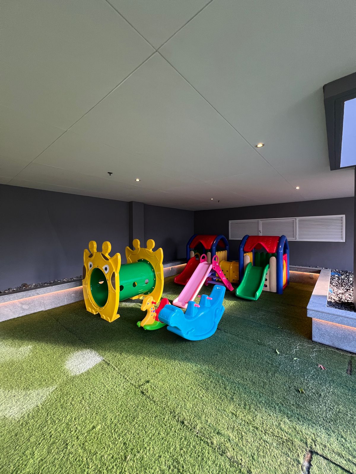 ให้เช่าคอนโดสุขุมวิท อโศก ทองหล่อ : ให้เช่า คอนโด 2 นอน 2 น้ำ ห้องกว้าง สวย วิวดี เฟอร์นิเจอร์ครบ พร้อมอยู่ ใกล้ BTS พร้อมพงษ์