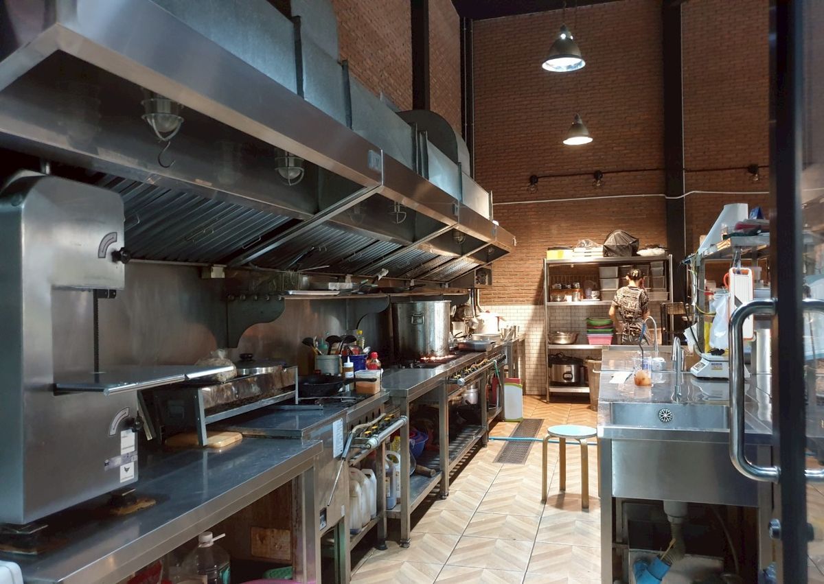 For SaleRetail SpaceSathorn, Narathiwat : Korean and Japanese restaurants for sale Next to the main road opposite Lotus Rama 3, near Central Department Store and Terminal 21.