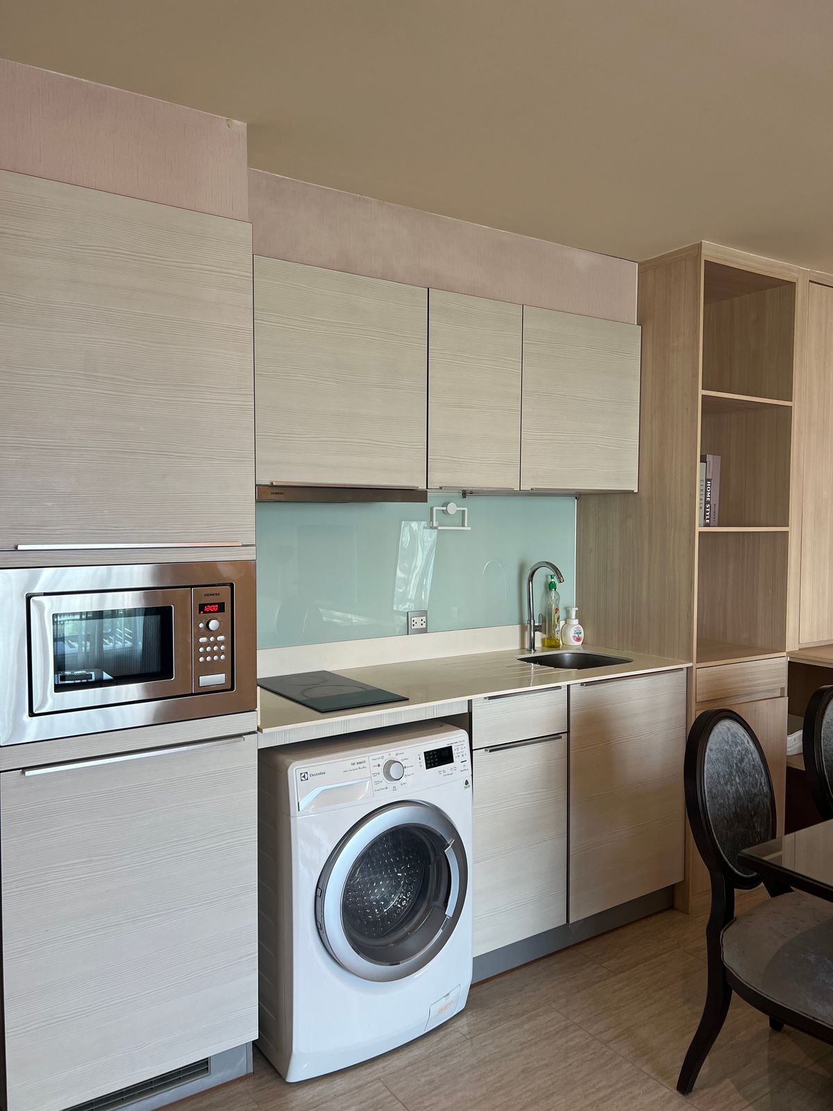 ให้เช่าคอนโดสุขุมวิท อโศก ทองหล่อ : ให้เช่า คอนโด 2 นอน 2 น้ำ ห้องกว้าง สวย วิวดี เฟอร์นิเจอร์ครบ พร้อมอยู่ ใกล้ BTS พร้อมพงษ์